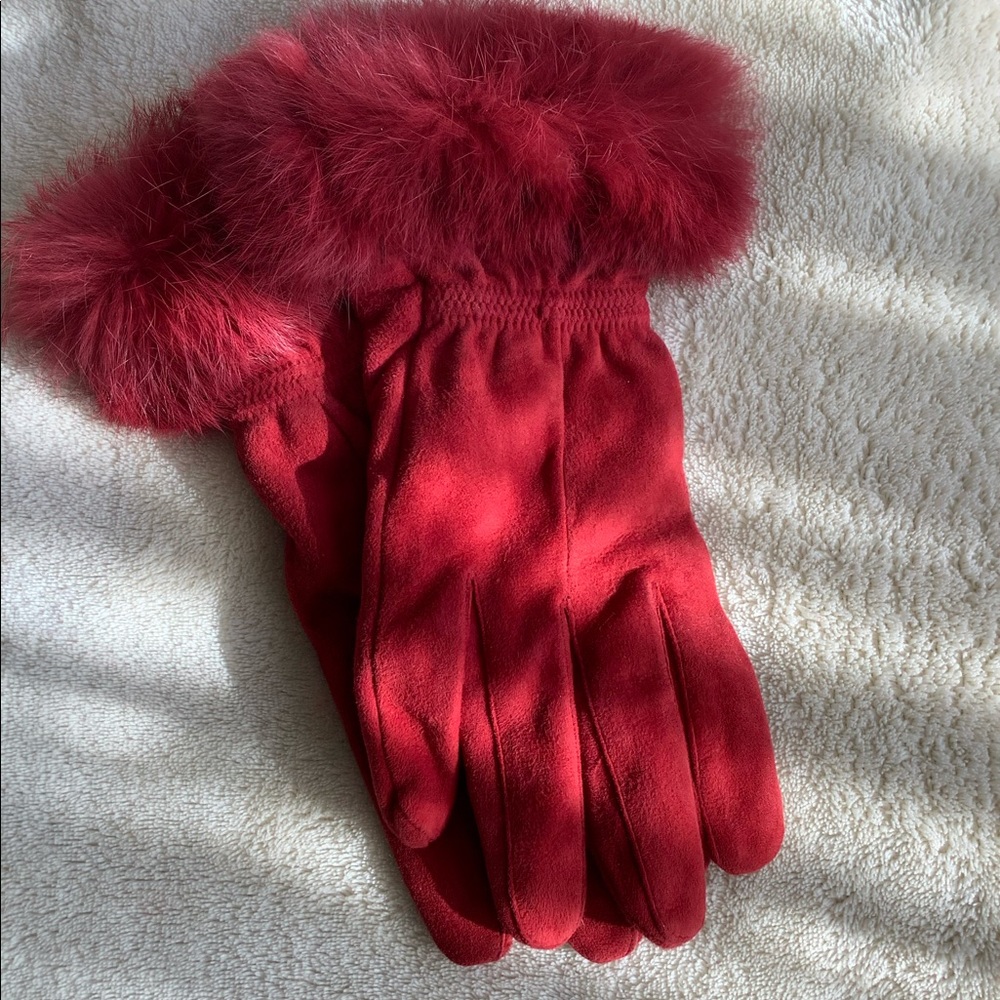 Fur red gloves